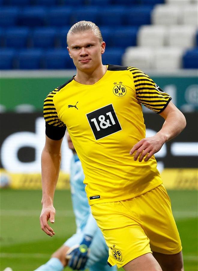 前11轮仅打进12球，斯基拉：罗马想在冬窗买新前锋和右脚边锋（前11轮仅12球，斯基拉称罗马冬窗寻觅新中锋与右脚边锋）