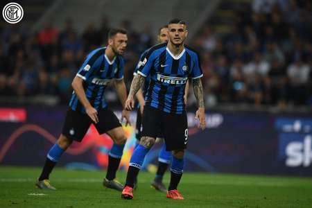 中超赛场争议判罚：VAR判罚引发热议,（中超赛场再起争议：VAR判罚掀起热议）