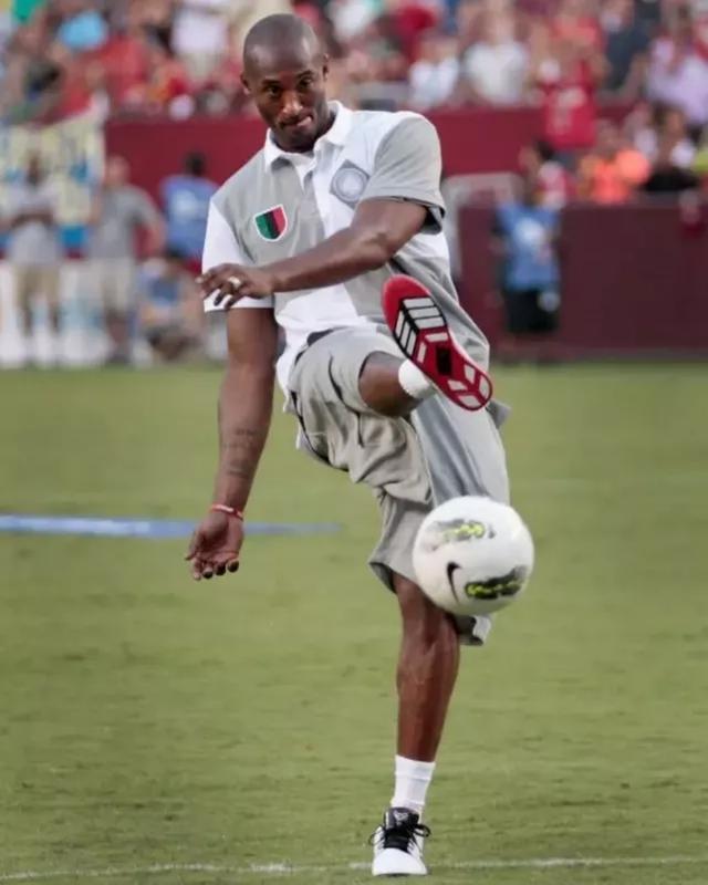 众名宿挺梅努：自家天才不受待见，要在别队曼联又会天价求购