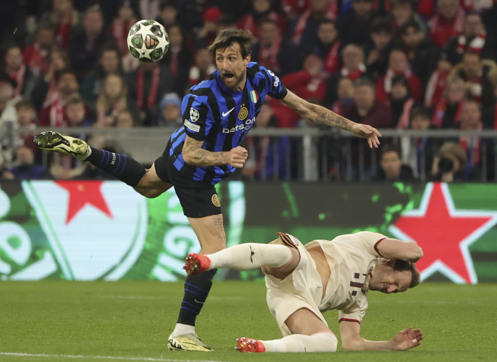 墨尔本胜利主帅：麦克阿瑟拥有双塔，我们必须要限制对手传中（墨尔本胜利主帅：麦克阿瑟双塔威胁大，我们必须压制其传中）