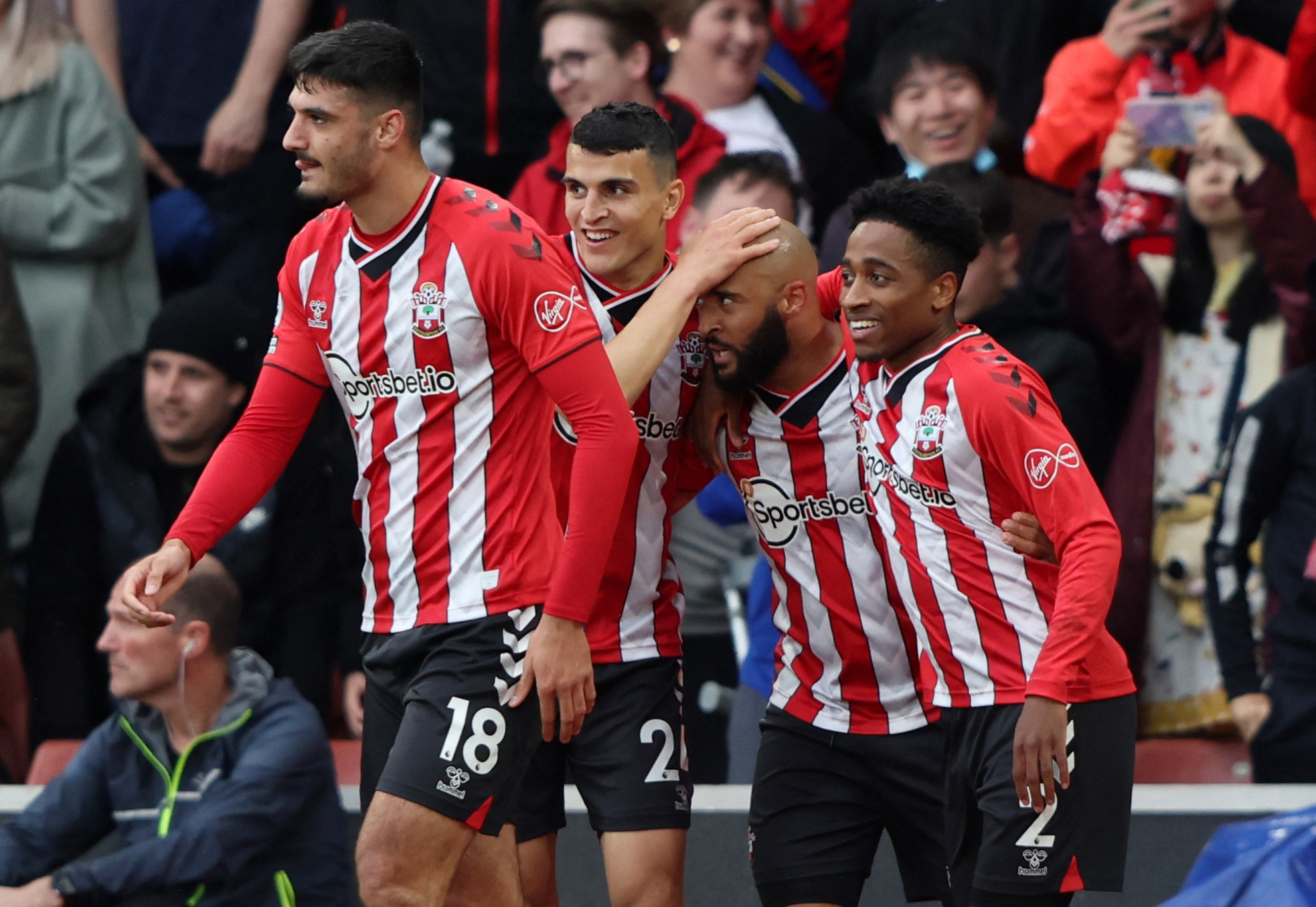 魔术：瓦格纳将接受核磁共振检查，主帅祈祷他伤无大碍（魔术队消息：瓦格纳将接受MRI检查，主帅盼其伤情无碍）