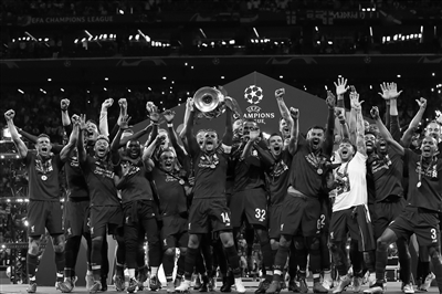 琼斯：我们都爱萨拉赫，不认为他的言论是打算影响球队（琼斯：大家都爱萨拉赫，他的言论并非刻意影响球队）