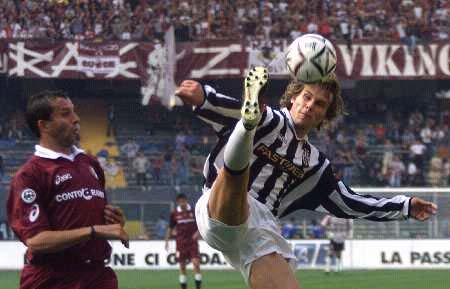 侯森：我决定不了国安守门员上限，但比我次的绝不能站在门前（侯森：国安门将上限不由我定，但比我弱的绝不该站在门前）