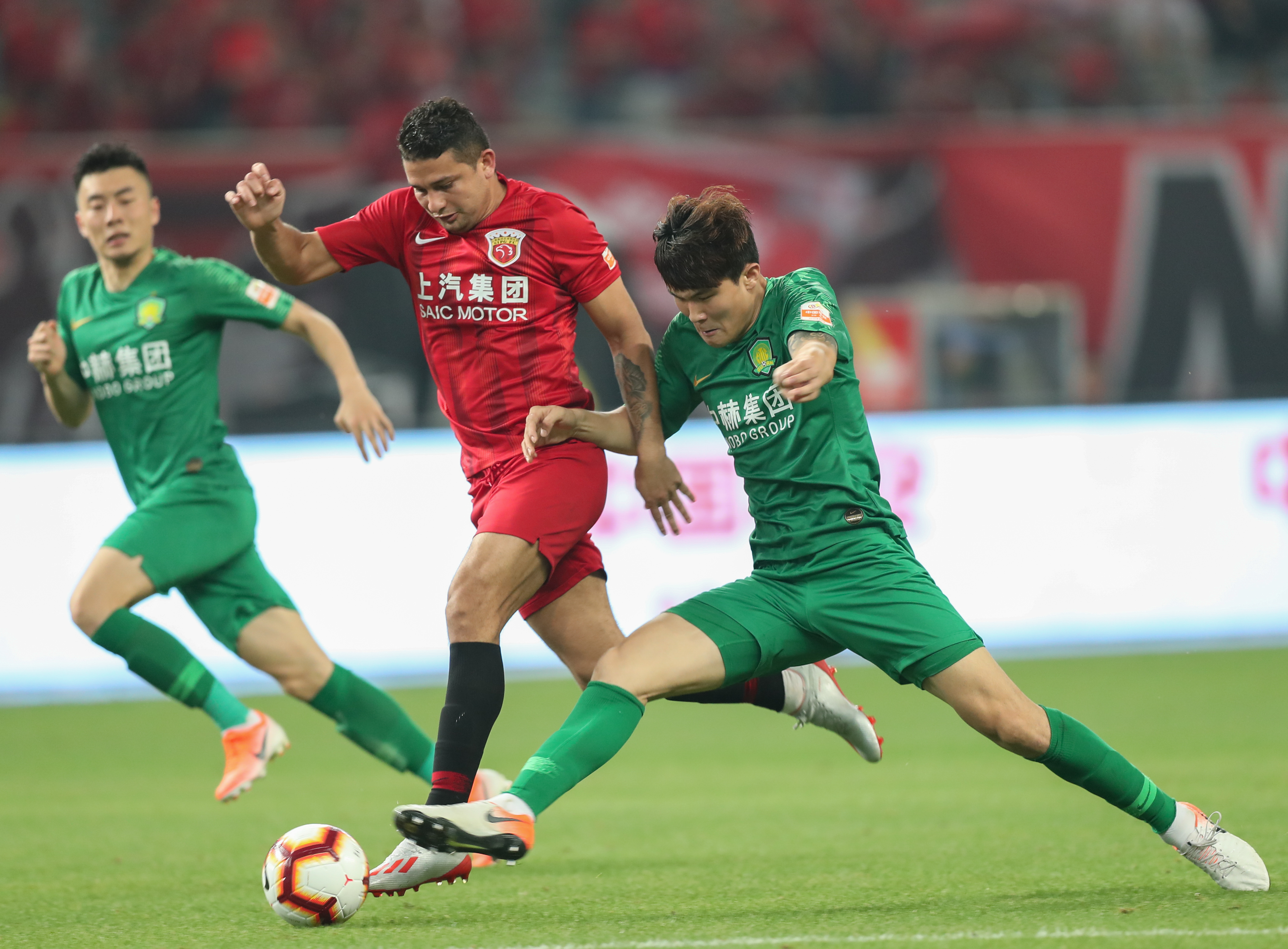 曼联红魔主场零封狼队（红魔坐镇主场完封狼队）