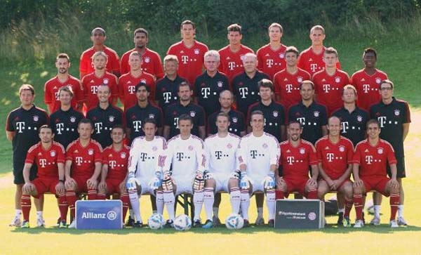 足球德国队主帅回应质疑：球队需要时间重建（德国队主帅回应质疑：球队重建尚需时日）