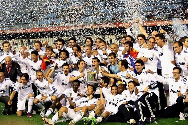 欧冠赛场精彩瞬间：巴萨主场2-0取胜,