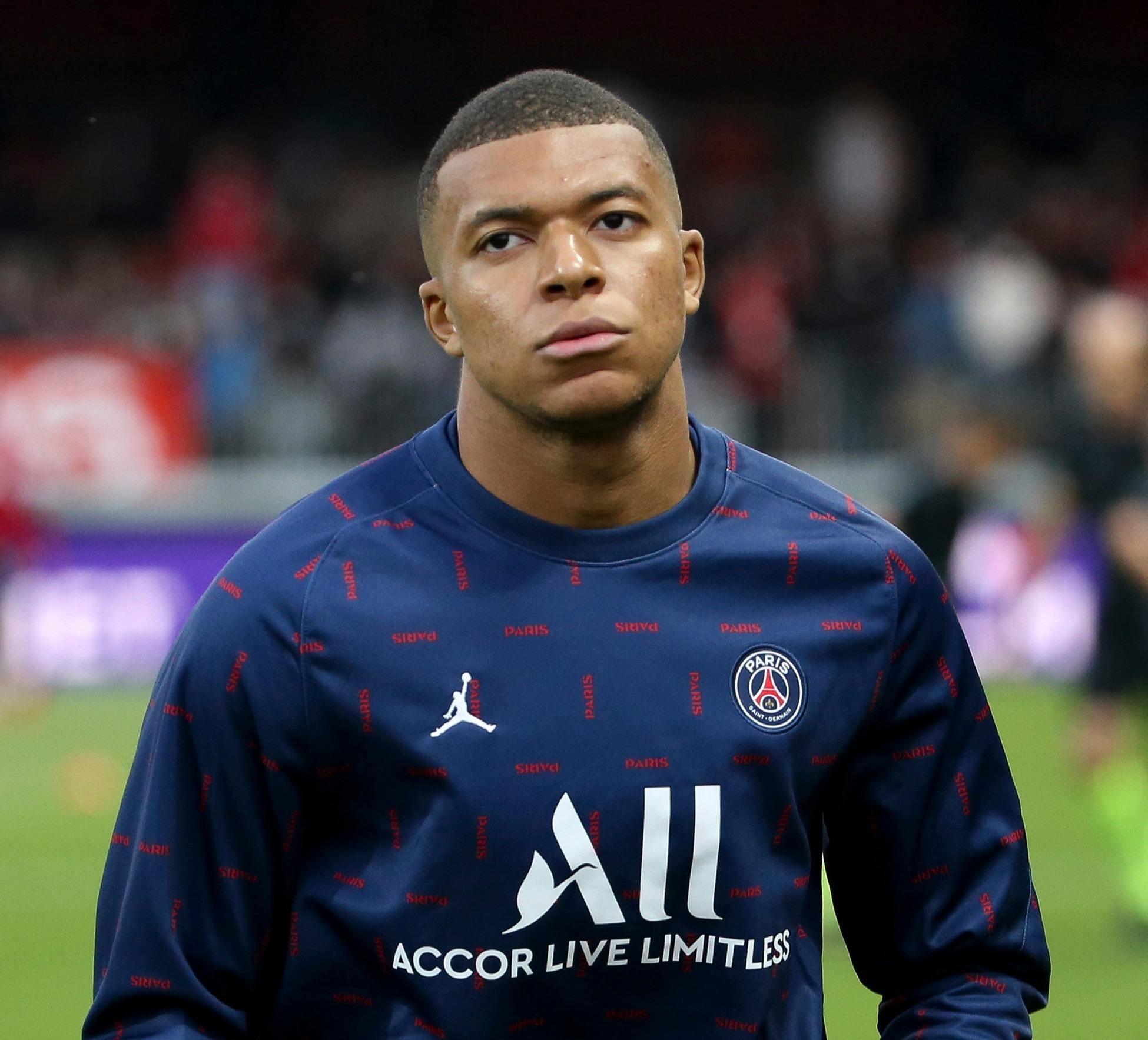 贝纳蒂亚：我和德布劳内谈过，但当时他已接近签约那不勒斯了（贝纳蒂亚称曾与德布劳内沟通，但当时他已基本确定加盟那不勒斯）