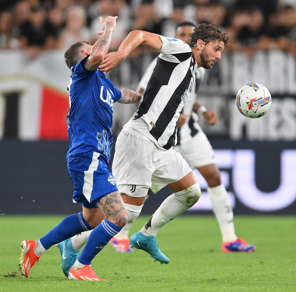 FIFA发布的世界杯赛程以美东时间计算，比北京时间慢12小时（FIFA世界杯赛程采用美东时间，较北京时间晚12小时）