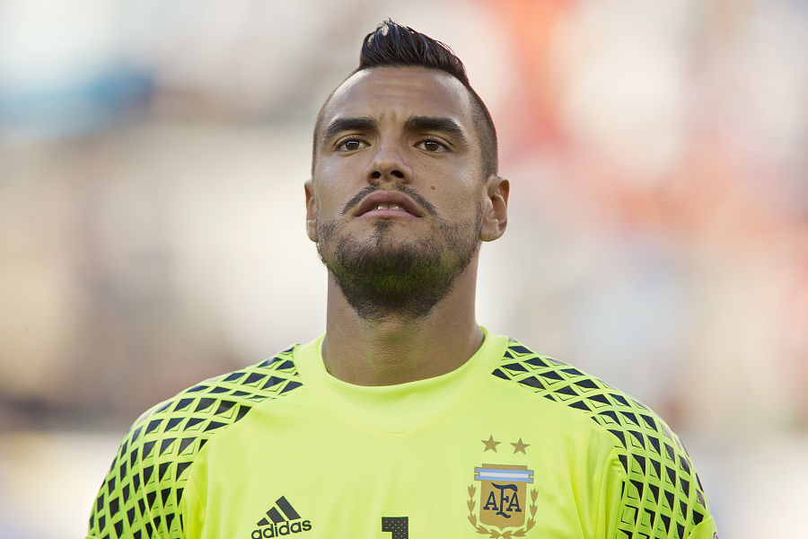 被好兄弟抢走女友，德布劳内和库尔图瓦的爱恨情仇（昔日兄弟反目：德布劳内与库尔图瓦的情感纠葛）