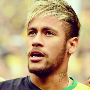 半场战报：尤文2-1卡利亚里，伊尔迪兹双响，弗拉霍维奇伤退（半场速递：尤文暂2-1领先卡利亚里，伊尔迪兹梅开二度，弗拉霍维奇伤退离场）