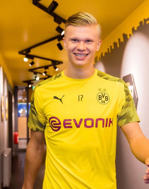 1-0，25岁索博斯洛伊发威：率队小胜亚美尼亚，仅差葡萄牙2分