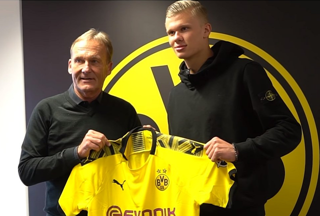 经济观察报：有关方面对国足洋帅年薪心理标准只有150万美元（经济观察报称：相关方面对国足外籍主帅年薪的心理价位仅为150万美元）