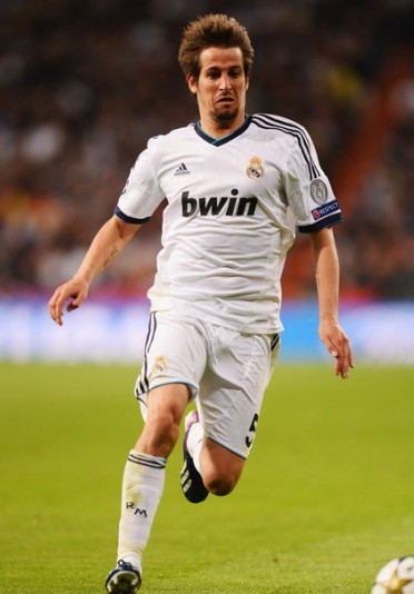 拜仁vs葡萄牙体育：凯恩、奥利塞、卡尔首发，阿方索替补（拜仁战葡萄牙体育：凯恩、奥利塞、卡尔进入首发，阿方索替补待命）