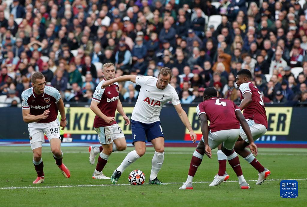 德媒：磁卡需大幅降薪才可能续约，队里已有他的接班人比朔夫（德媒：磁卡若想续约需大幅降薪，队内已将比朔夫视作接班人）