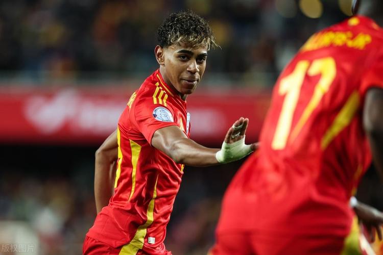 记者：马竞询问格雷茨卡情况，但拜仁已经和他开启续约谈判（记者：马竞问询格雷茨卡，拜仁已启动与其续约谈判）