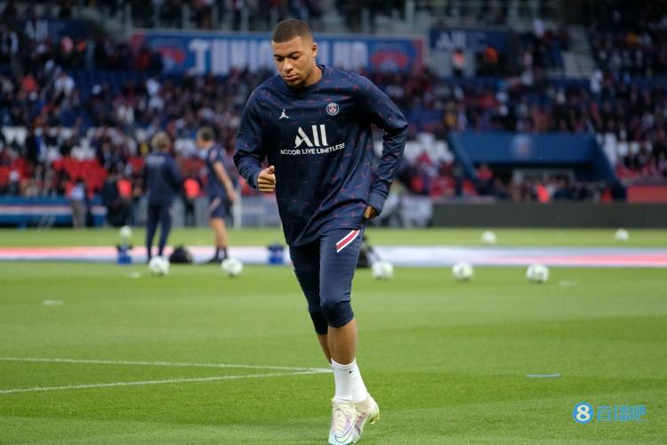 阿尔梅达谈德比失利：我很难过，球队总在关键比赛中失误（阿尔梅达评德比败局：心情沉重，关键战球队屡犯错）