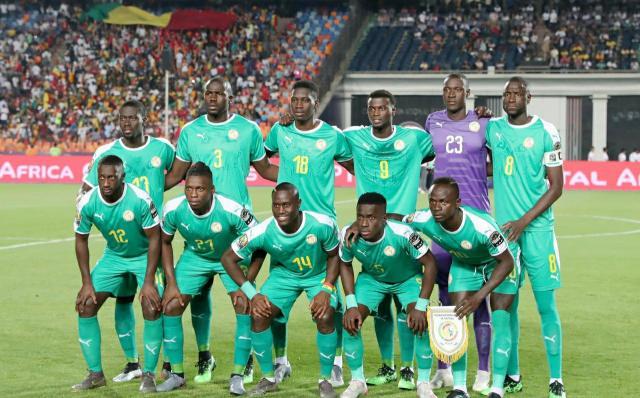 国足集训名单公布，两名新人首次入选引关注（国足集训大名单出炉，两名新秀首入选成焦点）