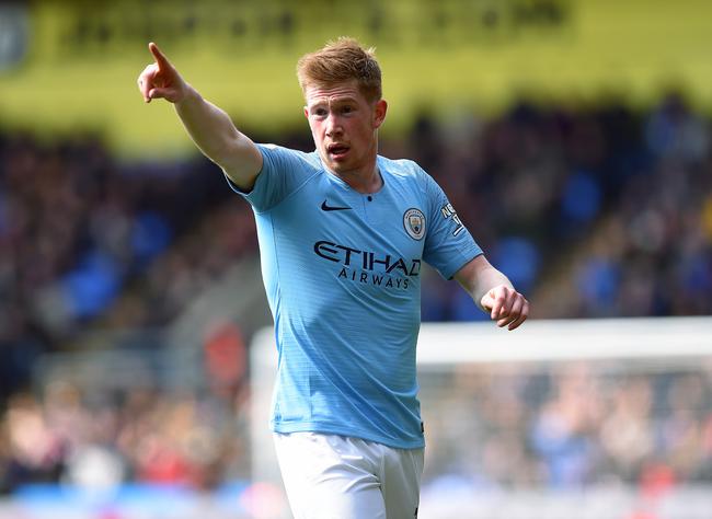 狼堡主帅：国家队回归球员都能上场比赛，对阵药厂是巨大挑战（沃尔夫斯堡主帅：国脚归队均可上阵，迎战勒沃库森是巨大考验）