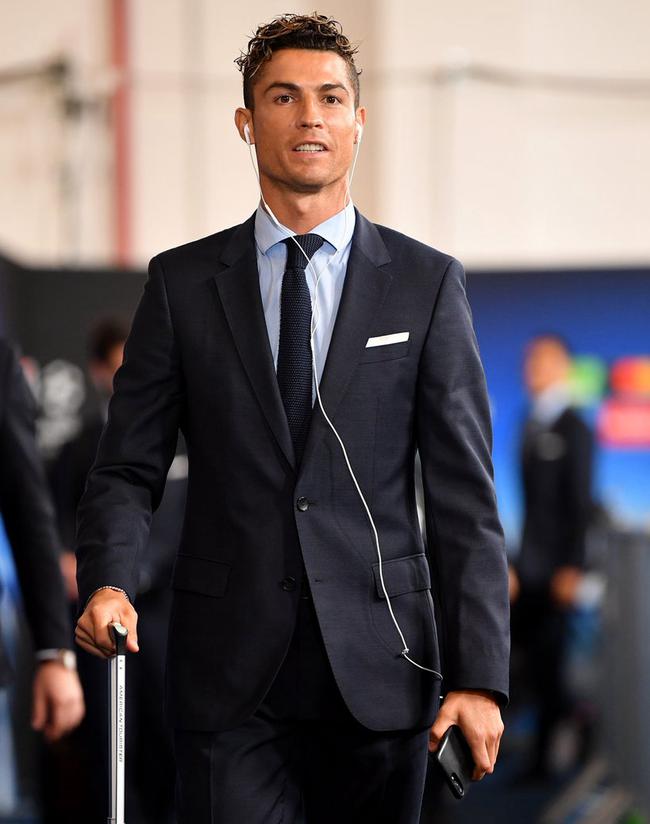 球衣颜色相近？当值主裁把维罗纳与乌迪内斯搞混了